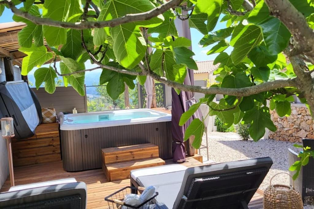 L'Antre Deux Pierres, Romantisme, Jacuzzi Exterieur, Plateau Dinatoire Bouyon Εξωτερικό φωτογραφία